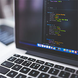 恩比德没进球却成焦点，雄鹿的数据走势反倒最抢戏，有人拿49图库数据来对